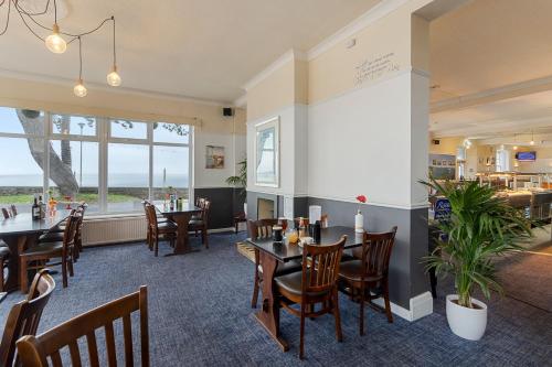 Ruang duduk di Babbacombe Royal Hotel and Carvery