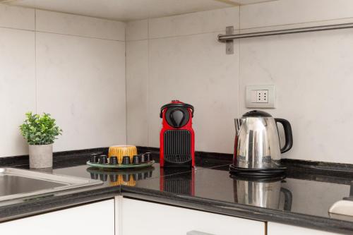 ArtStay - Exclusive Apt, Free Parking, Metro, Tram