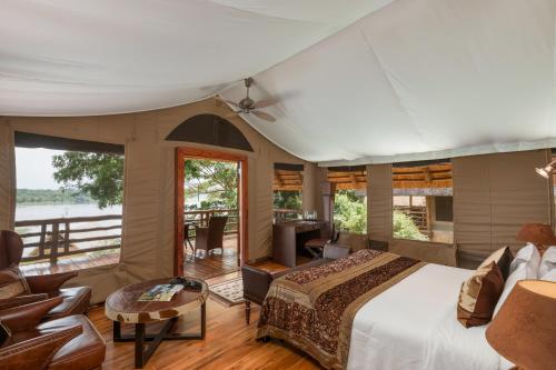 Posezení v ubytování Chobe Safari Lodge-East Africa Uganda