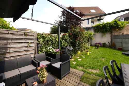 Maison spacieuse, quartier La Madeleine, terrasse et jardin