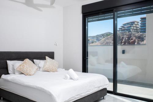 Postel nebo postele na pokoji v ubytování Villa Astoria Eilat