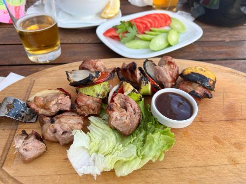 Makanan di atau berdekatan apartmen