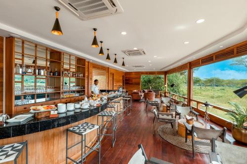 Restaurace v ubytování Chobe Safari Lodge-East Africa Uganda