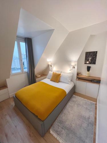 MyNestParis 2-BR in Center , Air Conditioner , Elevator, Free Parking