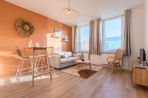 Hypercentre - private parking, metro + train 100m