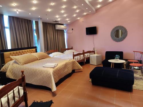 Hotel Blue Eye - Image 2