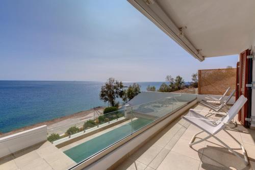 Villa Marelia - Seafront villa with infinity pool