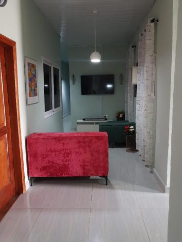 Televisyen dan/atau pusat hiburan di Nana Adu Guest House