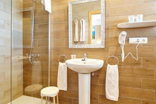 Ένα μπάνιο στο Hotel Ses Savines