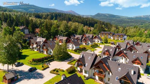 Wonder Home - Domki górskie z kominkami na kameralnym osiedlu - plac zabaw na terenie kompleksu