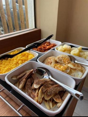 Φαγητό σε αυτό το ξενοδοχείο διαμερισμάτων ή κάπου εκεί κοντά