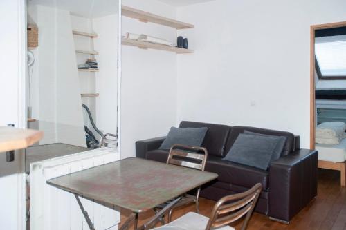 Apartment near the Louvre