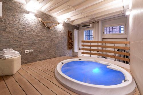 Imagine din galeria proprietății San Samuele Venezia Centro+ Wellness Pool Jacuzzi în Veneția
