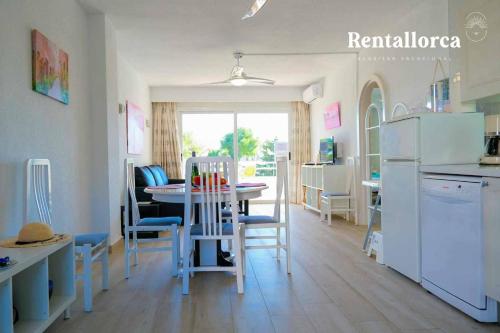 Køkken eller tekøkken på Villa Cancun by Rentallorca