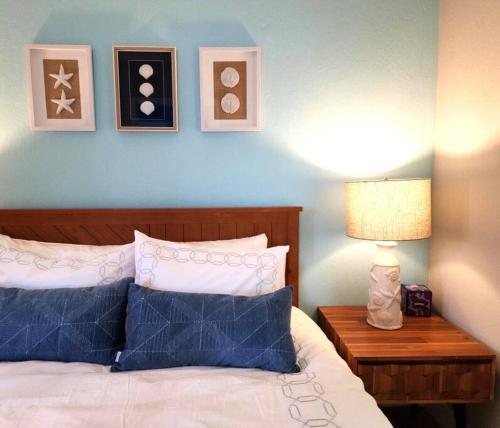 Posteľ alebo postele v izbe v ubytovaní Charming Beach House-Ocean View(270H)