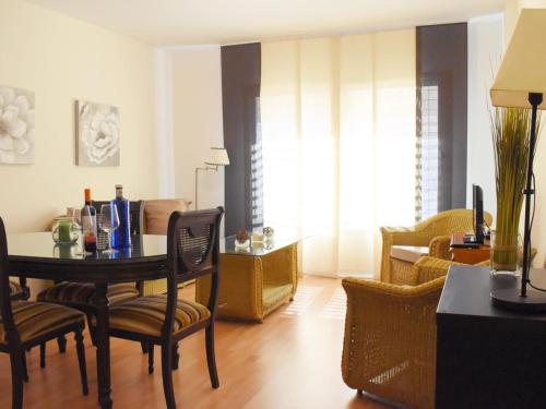 Encina's Home: Bonito apartamento de dos dormitorios cerca del centro histórico