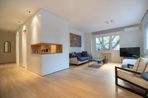 Kolonaki athens 2 bedrooms 4 persons flat by MPS