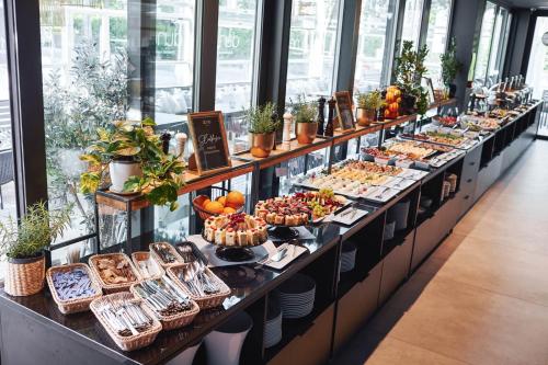 Mad på lejlighedshotellet eller i nærheden