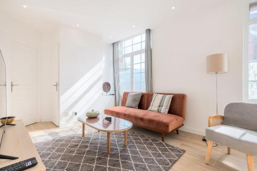 Ruang duduk di Marcq en Baroeul two-bedroom bright and equipped