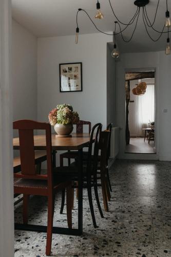 Ruang duduk di Le Comptoir de Constantin