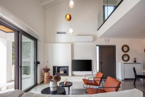 Villa Venetiko - Refined Minimalist Villa with Sunset Bliss by etouri