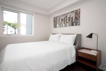 Gorgeous 2-bedrooms duplex upper unit – Photos 3