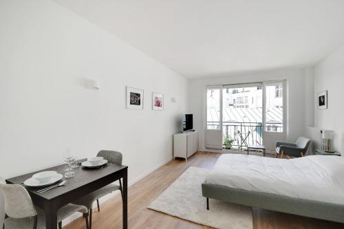 Bright Studio for 2 - Champs-Elysées