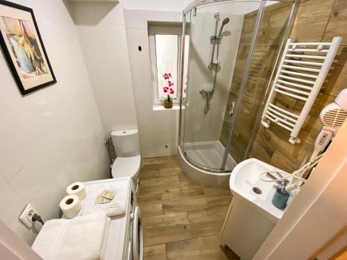 Ένα μπάνιο στο Mokka Apartament