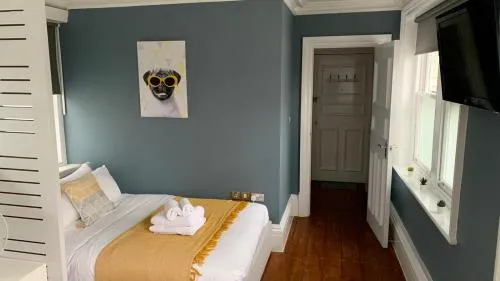 Ideal location- Studio flat in heart of the city photo 1