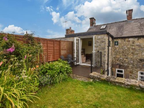 Κήπος έξω από το 2 Bed in Winster PK885