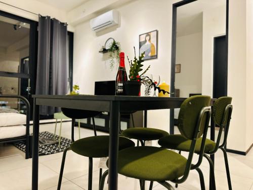 Ruang duduk di New 2BR OR 3BR Serenity Homestay at Urban Suite by URBAN STAYCATIONS LOD