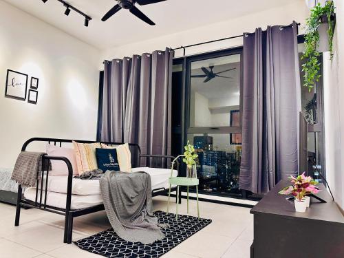 Ruang duduk di New 2BR OR 3BR Serenity Homestay at Urban Suite by URBAN STAYCATIONS LOD