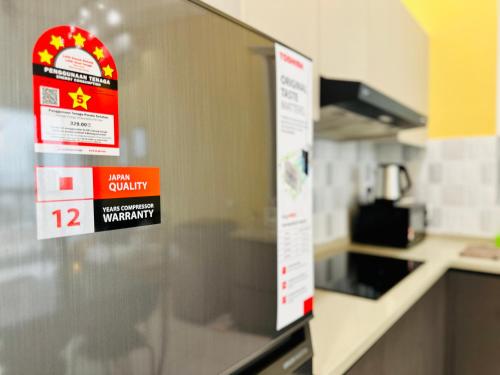 Dapur atau dapur kecil di New 2BR OR 3BR Serenity Homestay at Urban Suite by URBAN STAYCATIONS LOD