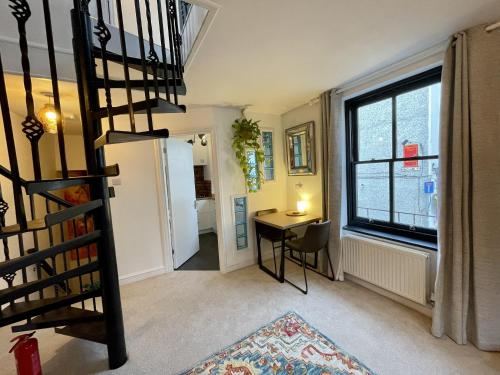 Cosy Oasis in the Heart of Clifton Village photo 11