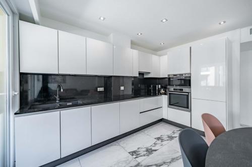 Beautiful 3 bedroom close to the Martinez
