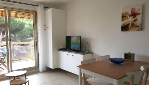 Photo de la galerie de l'établissement Studio à 100 m du port et 500 m des plages, à Hyères