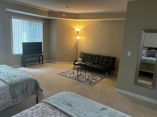 Sweet Studios Universal Loft FREE parking and WIFI