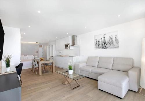 Postel nebo postele na pokoji v ubytování Luxury Loft El Roque 1