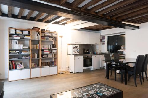 Cosy 49 m near Canal St Martin