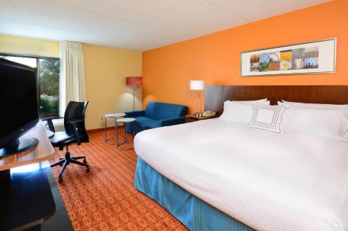 Ліжко або ліжка в номері Fairfield Inn and Suites by Marriott Winston Salem/Hanes