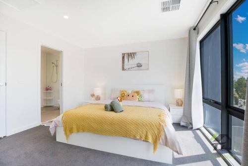 Katil atau katil-katil dalam bilik di Breath of Nature Home with Pool & BBQ in Throsby