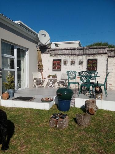 Κήπος έξω από το Lor's Place