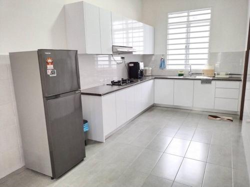 Η κουζίνα ή μικρή κουζίνα στο 1793 Kepayang S2 # U Homestay