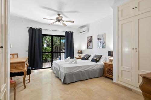 Sierra apt Puerto Banus by Costarentals - Ref M1