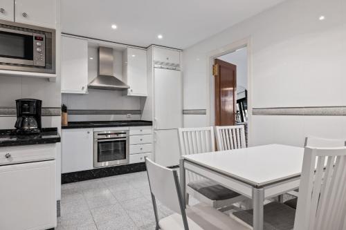 Sierra apt Puerto Banus by Costarentals - Ref M1