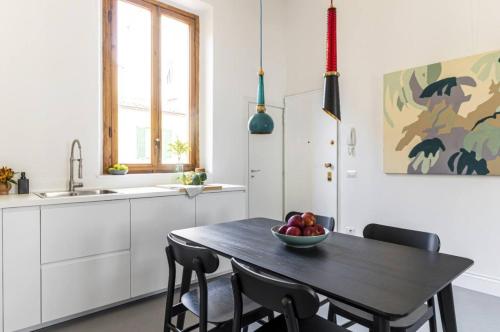 Modern art apartment - Art pieces & eclectic deco