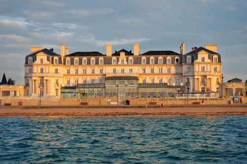 Appartement à 30m de la plage du Sillon.