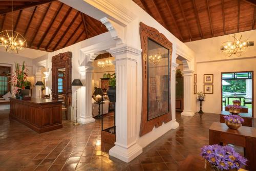 Lobi atau kawasan kaunter penerimaan di Taru Villas Kandy