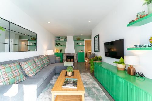T2 Dina's Place