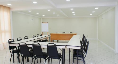 Kawasan bisnes dan/atau bilik persidangan di Brivali Hotel Centro